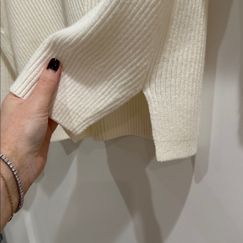 A&F Sweater - Picture 2 of 3
